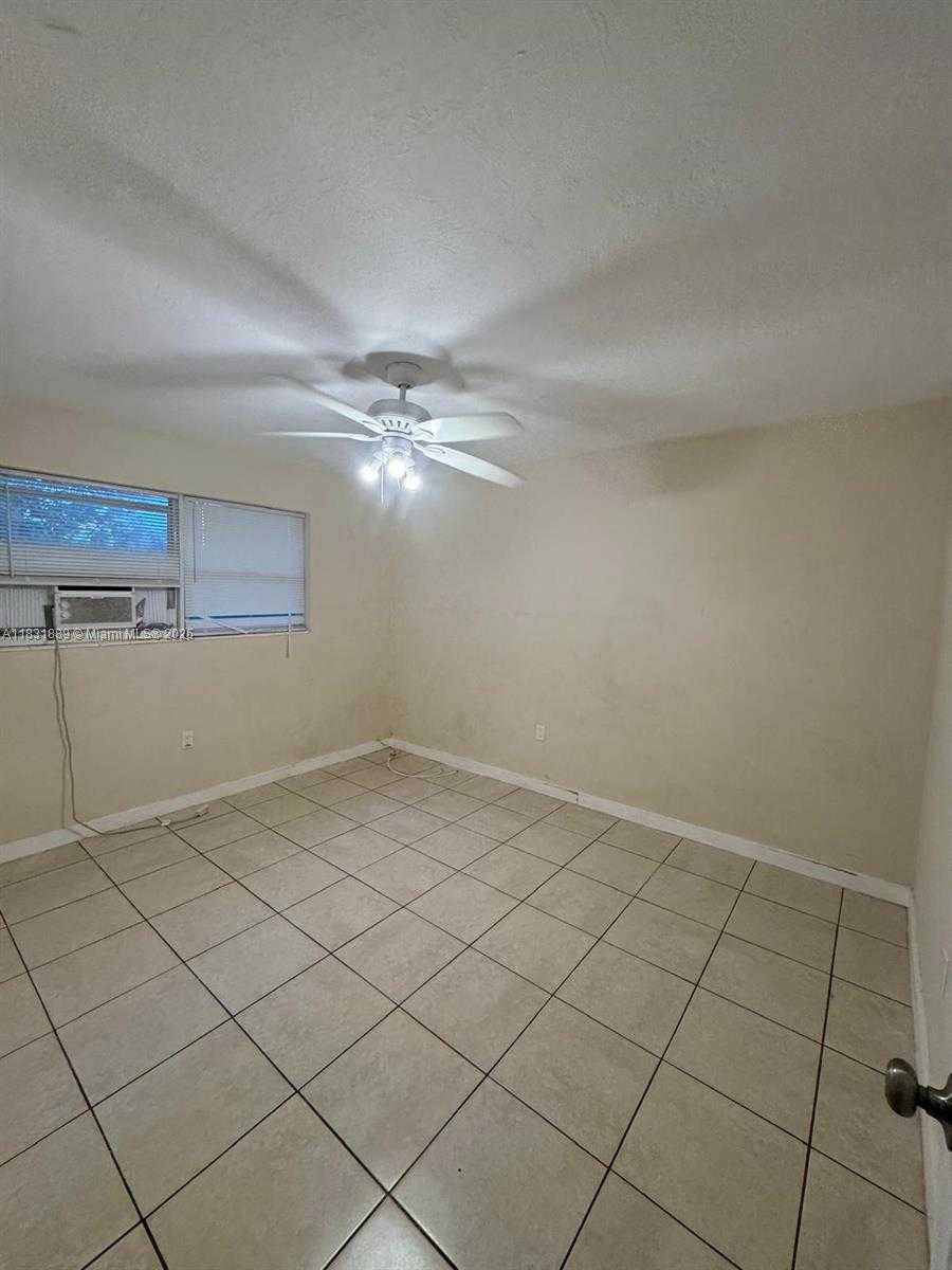 Small Image of 151 NORTH WEST 164TH ST, Miami Number 59