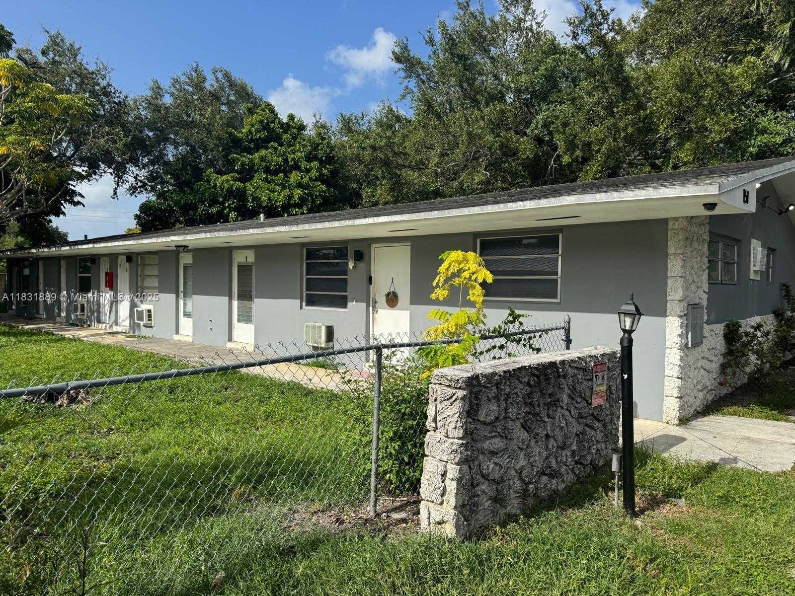 Small Image of 151 NORTH WEST 164TH ST, Miami Number 6