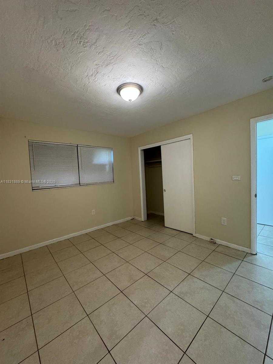 Small Image of 151 NORTH WEST 164TH ST, Miami Number 62