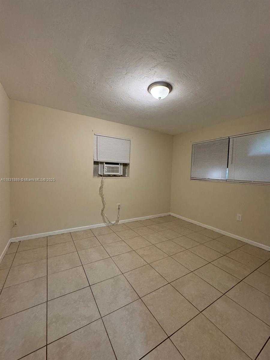 Small Image of 151 NORTH WEST 164TH ST, Miami Number 63