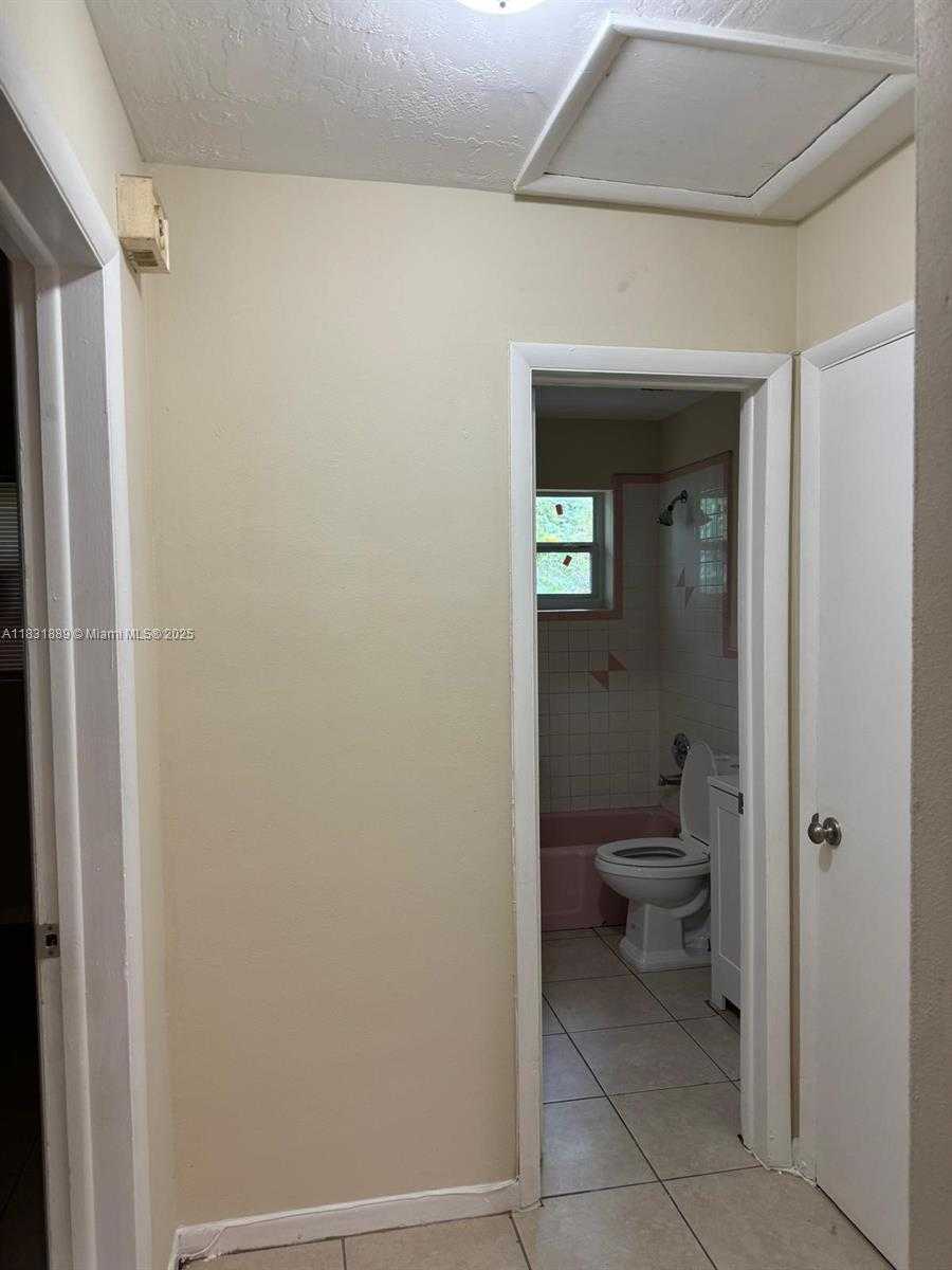 Small Image of 151 NORTH WEST 164TH ST, Miami Number 65