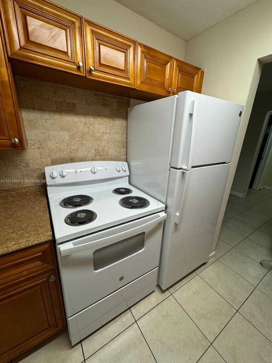 Small Image of 151 NORTH WEST 164TH ST, Miami Number 67