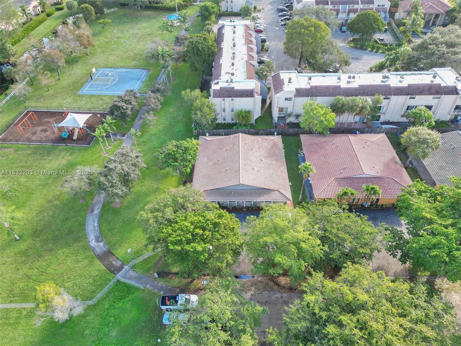 Small Image of 3775 NORTH WEST 116TH TER #4, Coral Springs Number 2