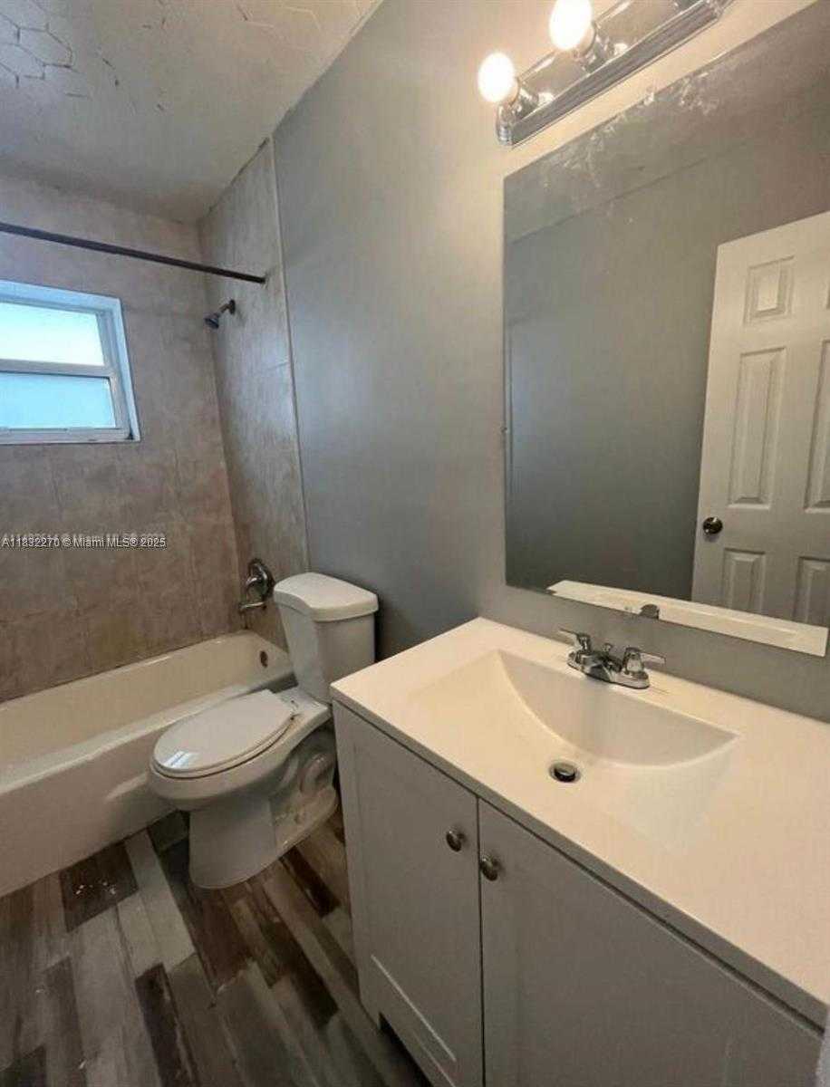 Small Image of 1532 SOUTH WEST 5TH PL, Fort Lauderdale Number 14