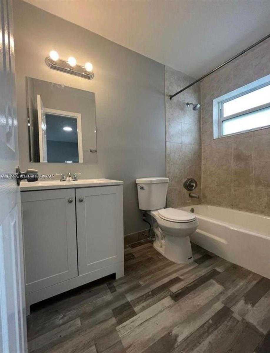 Small Image of 1532 SOUTH WEST 5TH PL, Fort Lauderdale Number 2