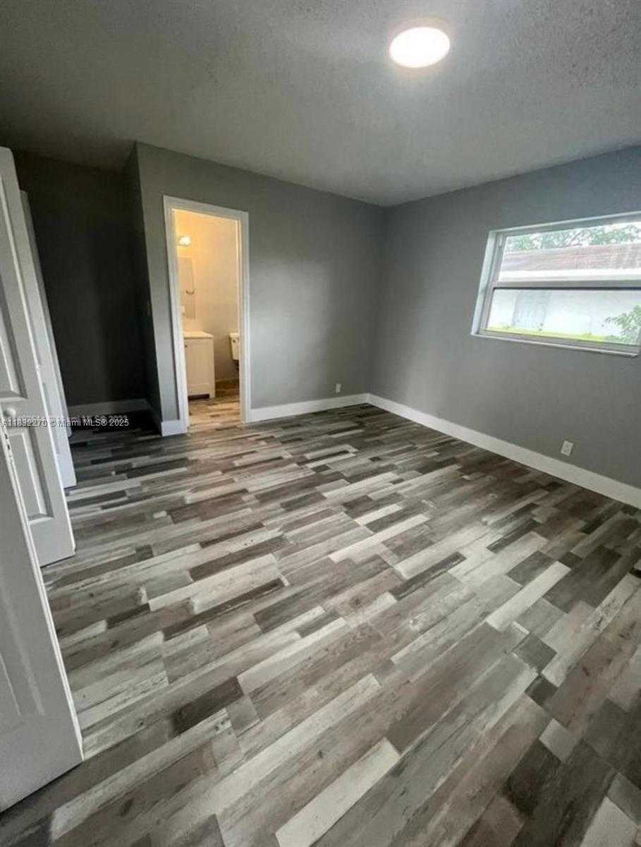 Small Image of 1532 SOUTH WEST 5TH PL, Fort Lauderdale Number 7