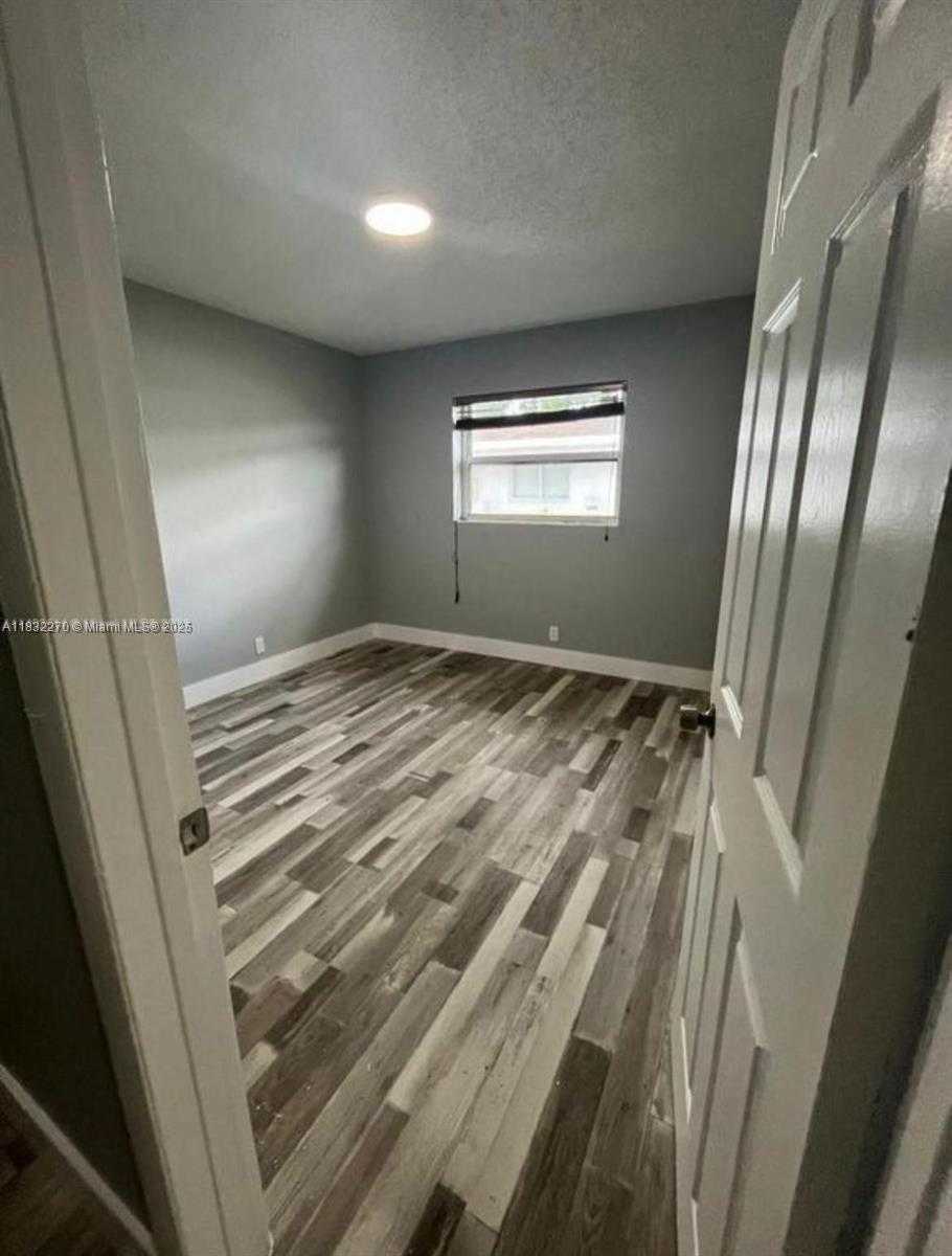 Small Image of 1532 SOUTH WEST 5TH PL, Fort Lauderdale Number 8