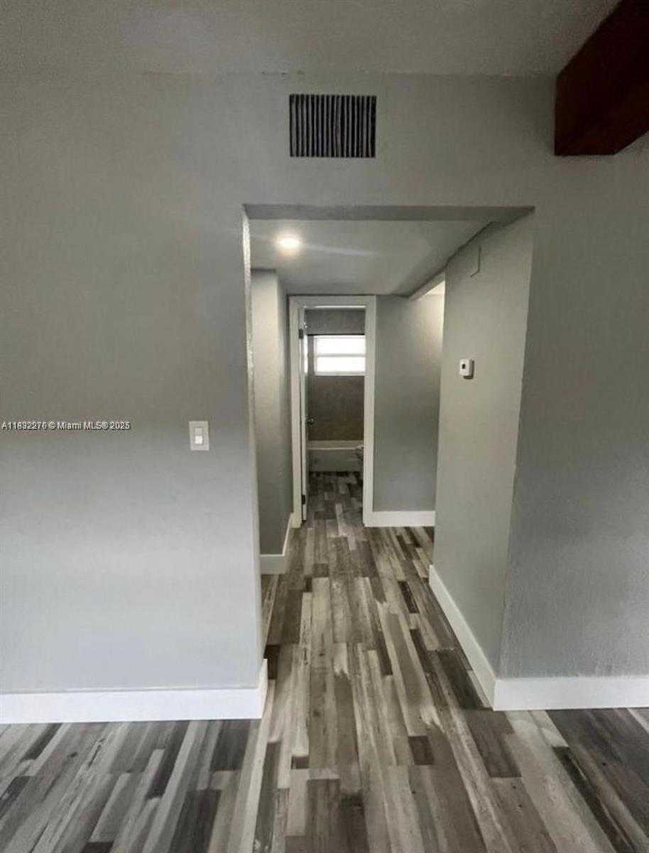 Small Image of 1532 SOUTH WEST 5TH PL, Fort Lauderdale Number 9