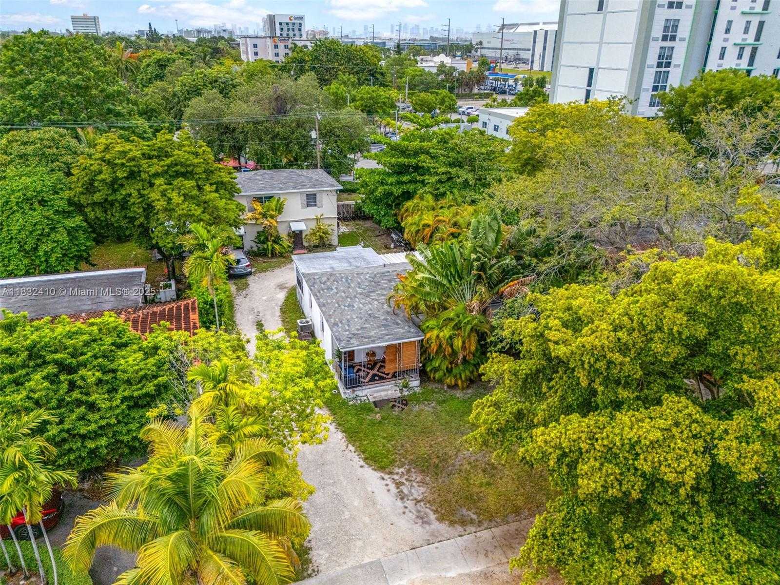 Small Image of 633 DE SOTO DR #2, Miami Springs Number 2