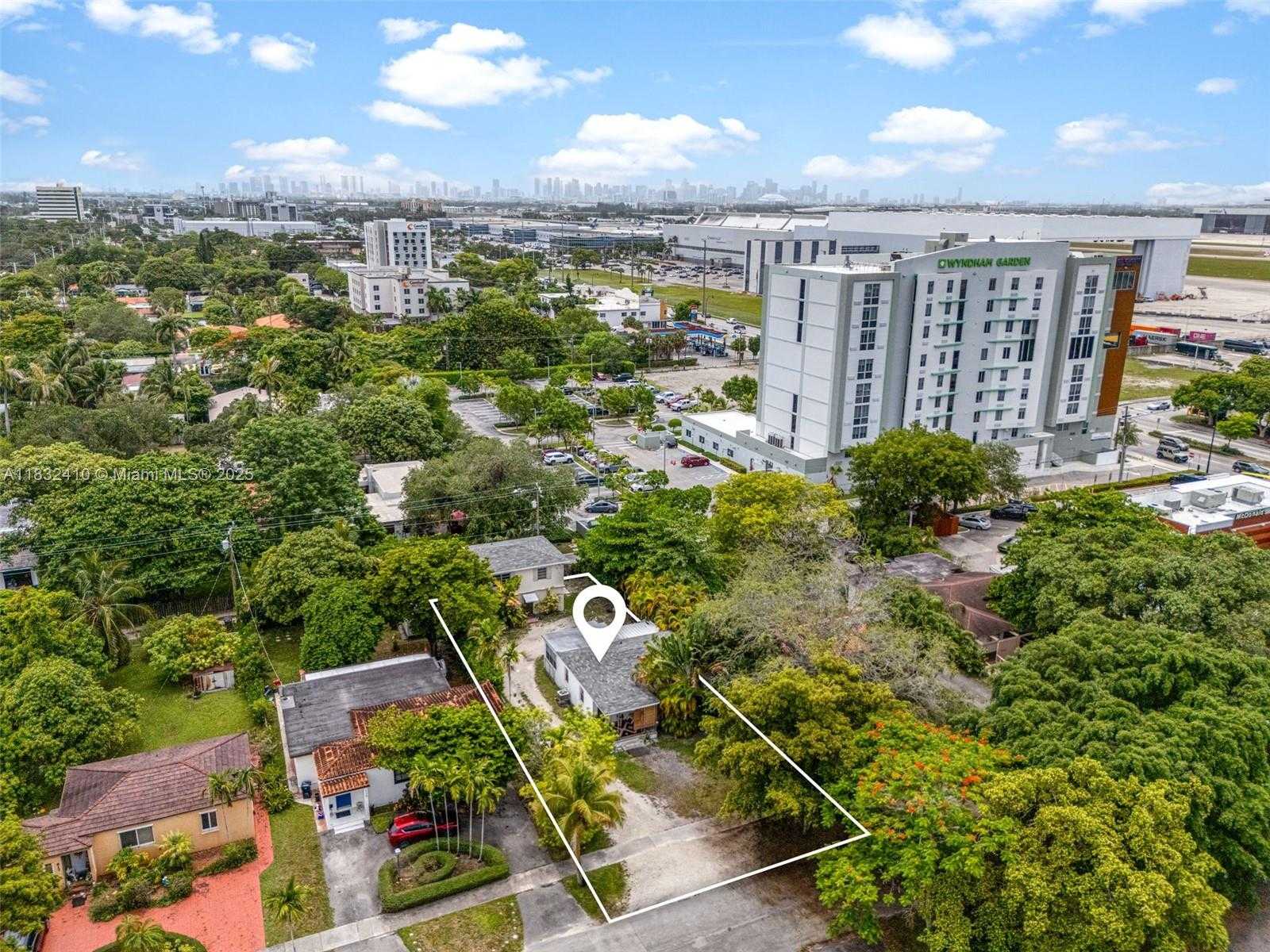 Small Image of 633 DE SOTO DR #2, Miami Springs Number 9