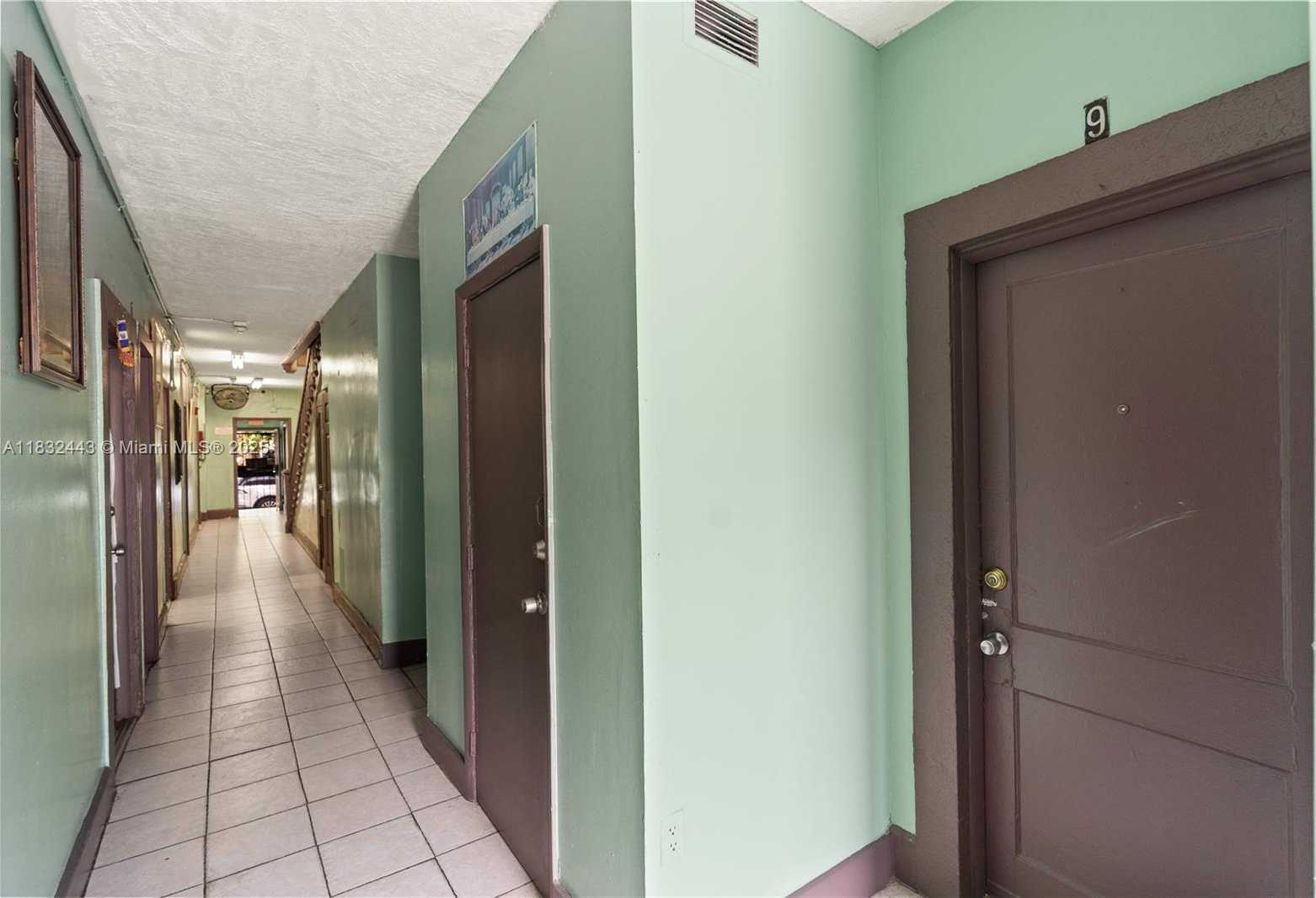 Small Image of 1619 SOUTH WEST 2ND ST, Miami Number 7