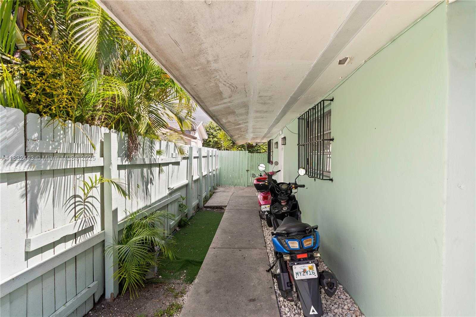 Small Image of 1619 SOUTH WEST 2ND ST, Miami Number 9