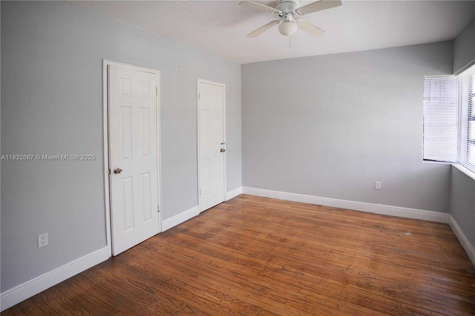 Small Image of 8321 CRESPI BLVD, Miami Beach Number 15