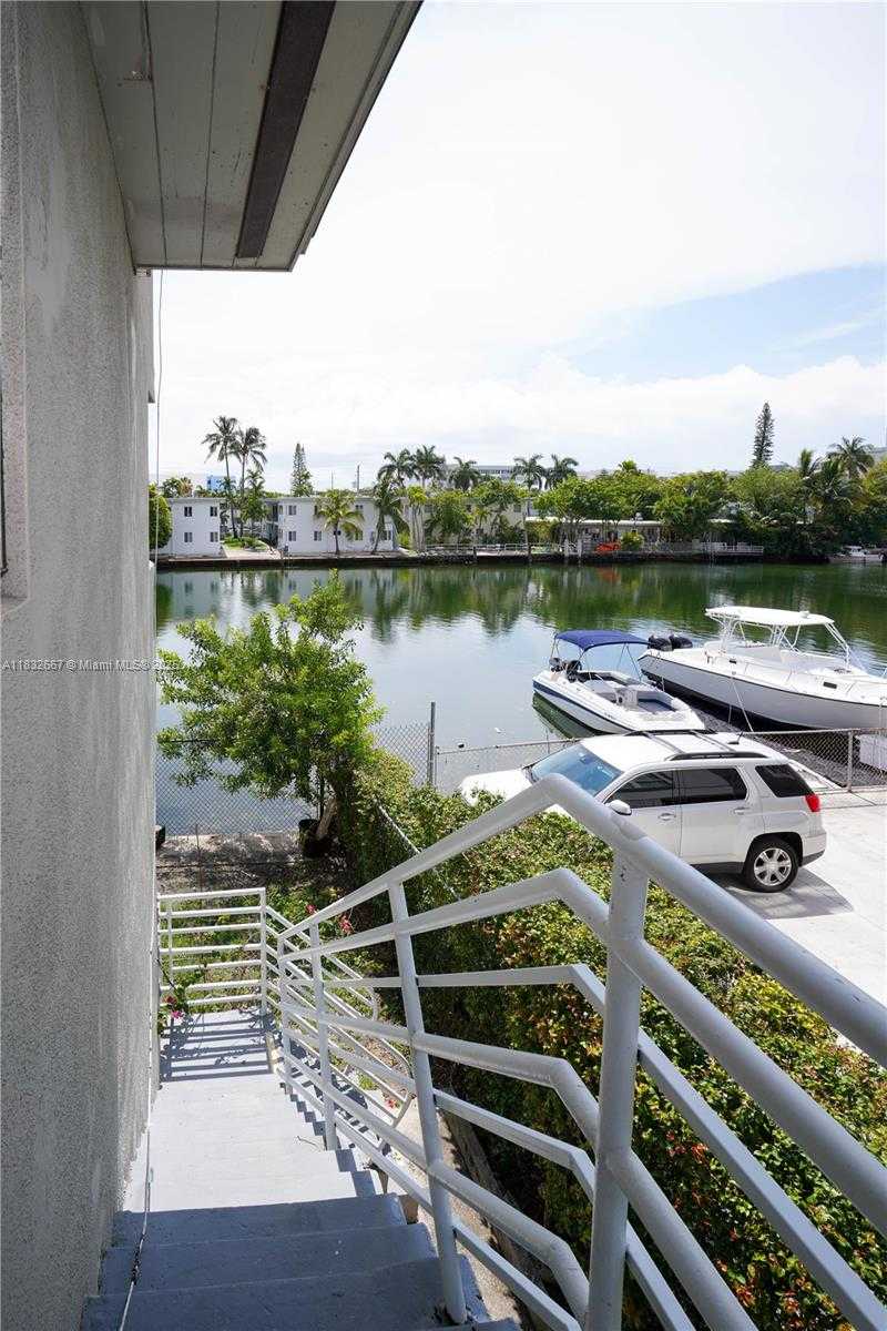 Small Image of 8321 CRESPI BLVD, Miami Beach Number 3