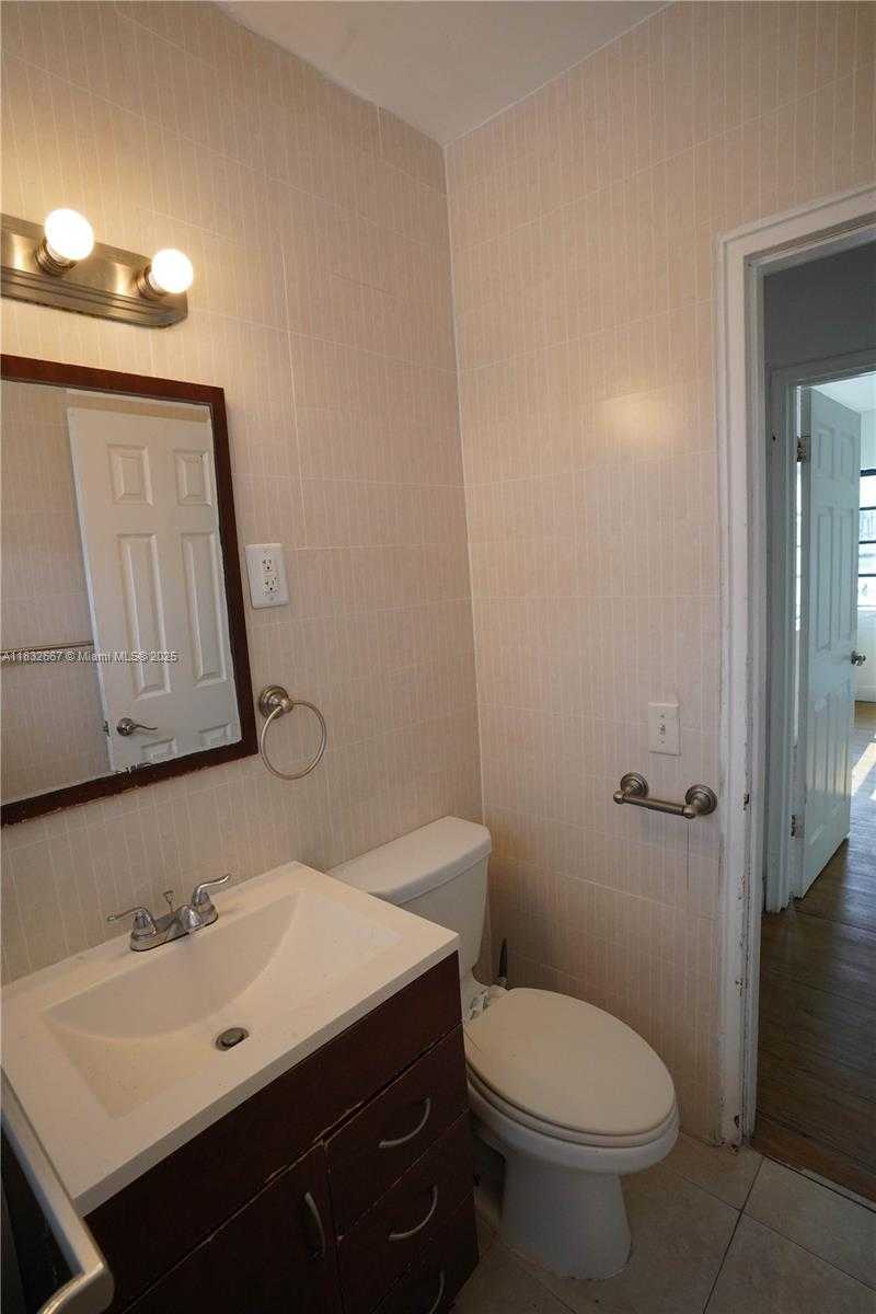Small Image of 8321 CRESPI BLVD, Miami Beach Number 31