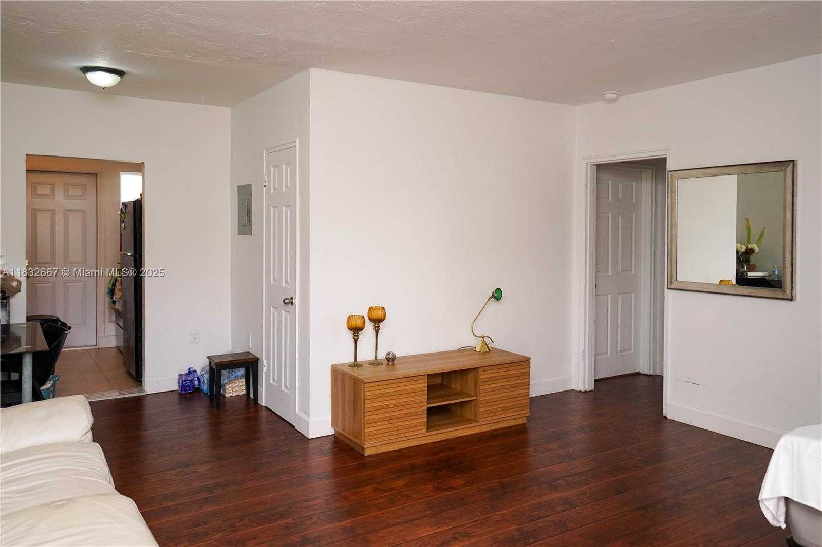 Small Image of 8321 CRESPI BLVD, Miami Beach Number 32