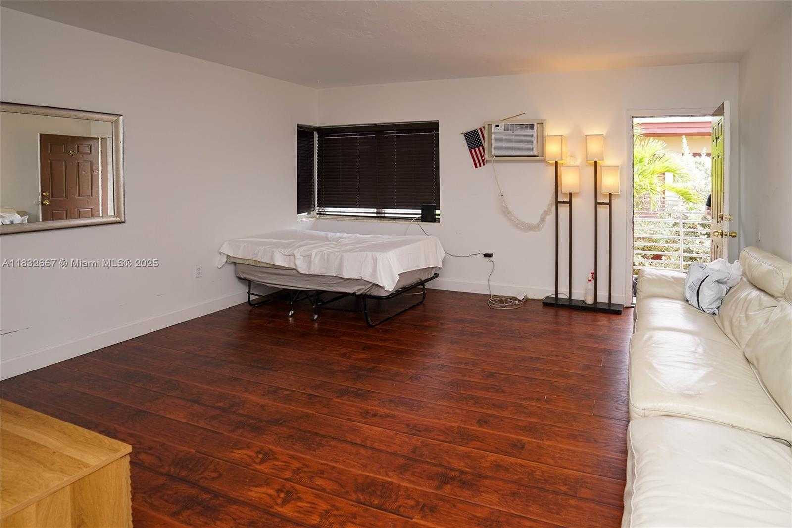 Small Image of 8321 CRESPI BLVD, Miami Beach Number 33