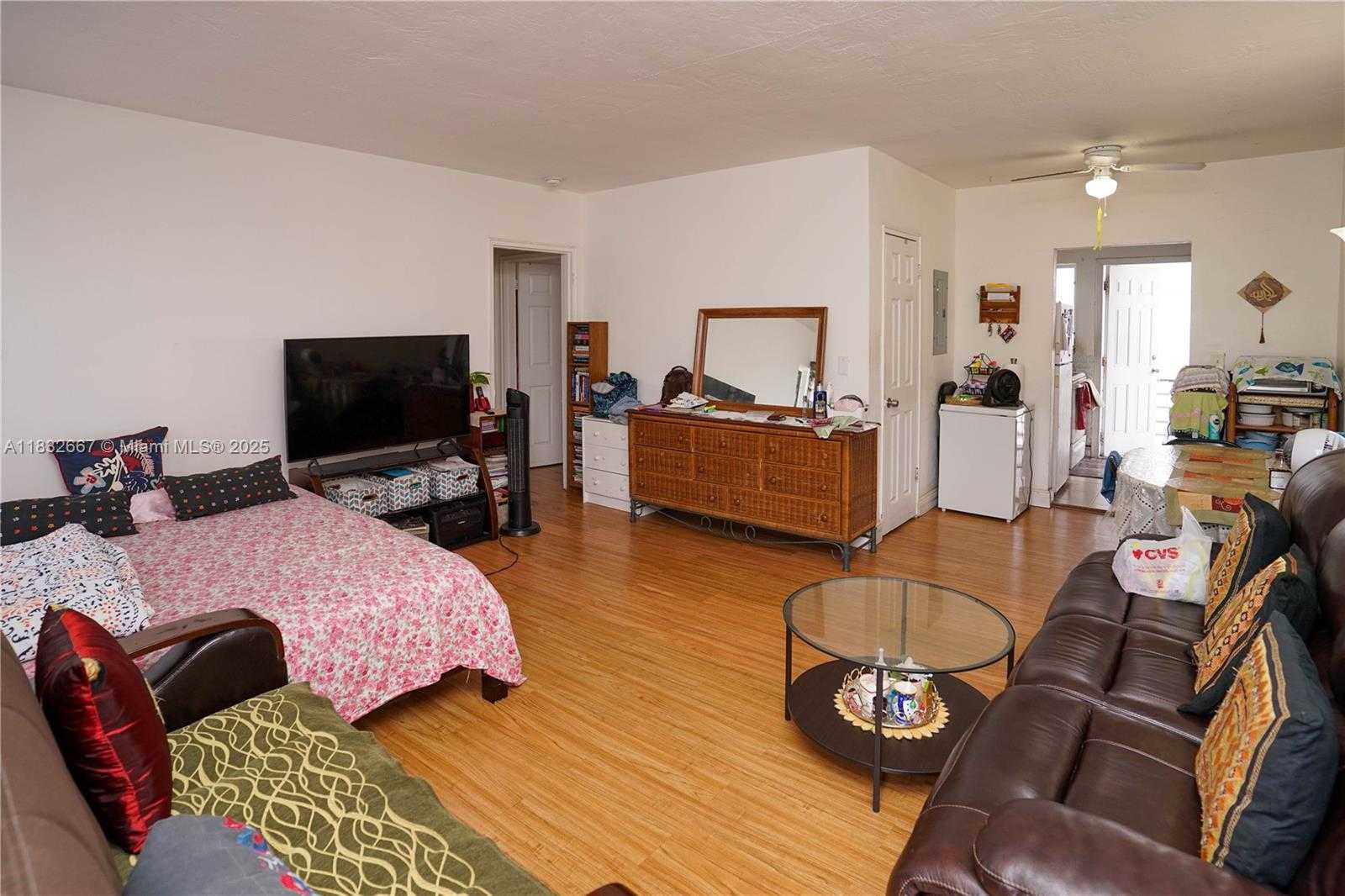 Small Image of 8321 CRESPI BLVD, Miami Beach Number 35