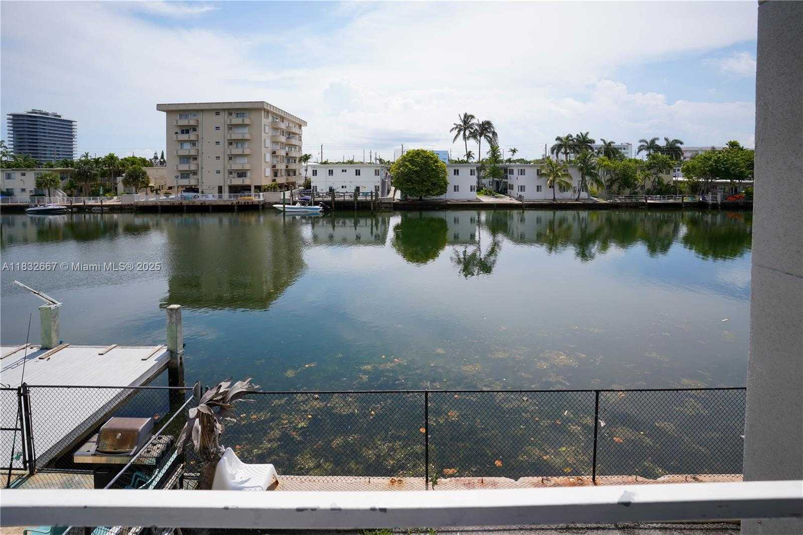Small Image of 8321 CRESPI BLVD, Miami Beach Number 4