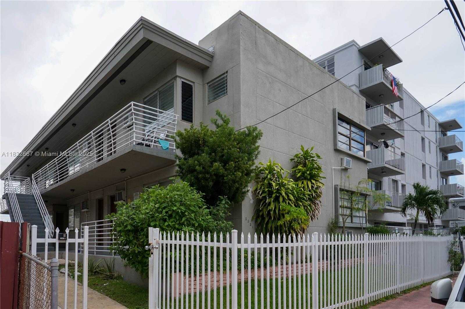 Small Image of 8321 CRESPI BLVD, Miami Beach Number 43