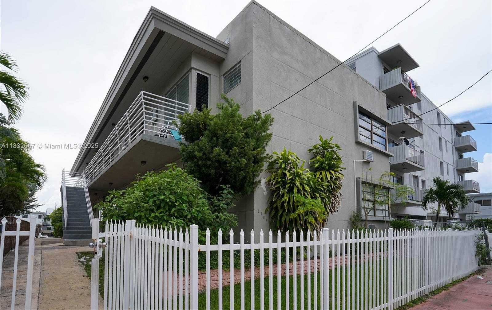 Small Image of 8321 CRESPI BLVD, Miami Beach Number 44