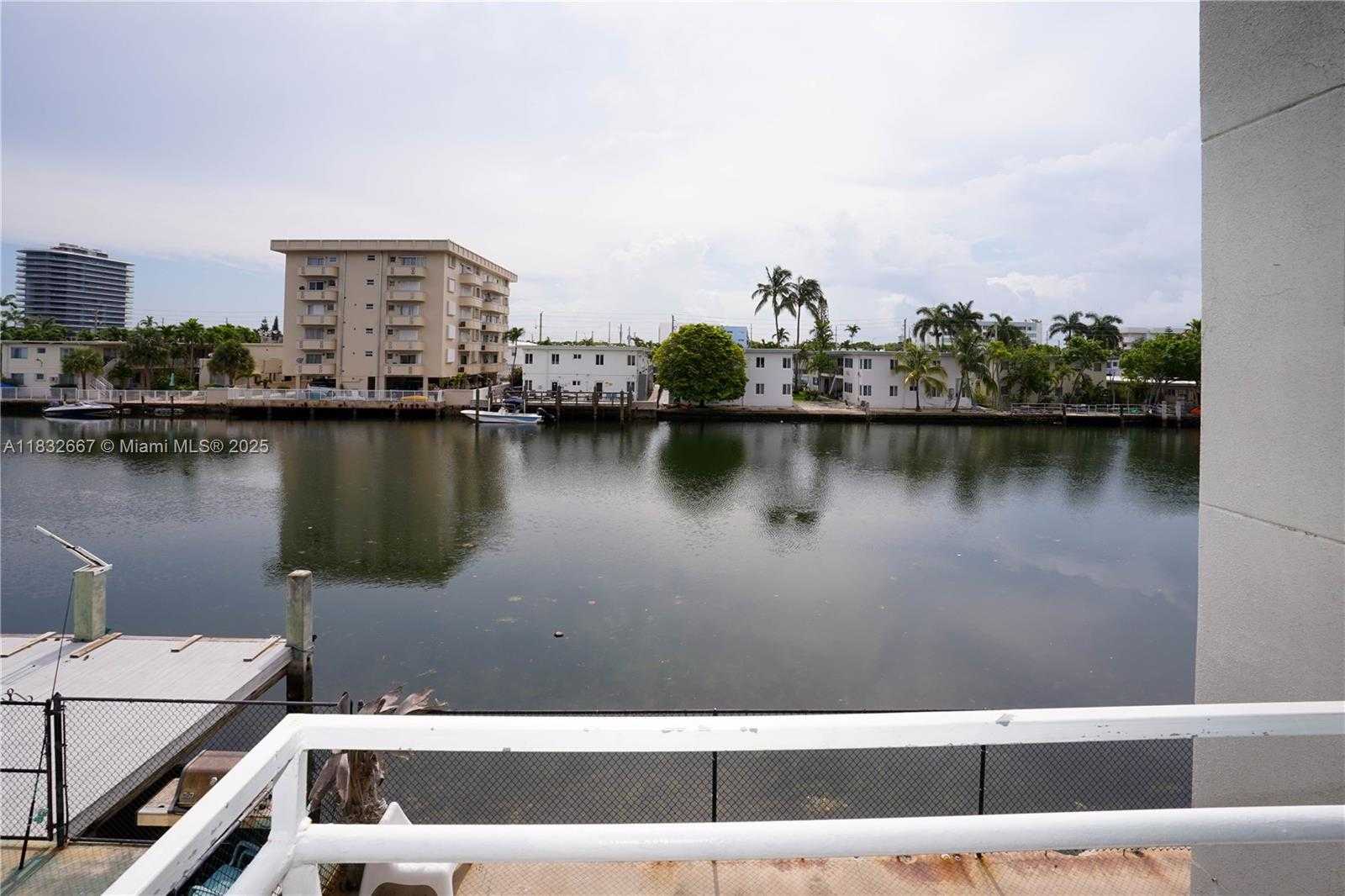 Small Image of 8321 CRESPI BLVD, Miami Beach Number 53