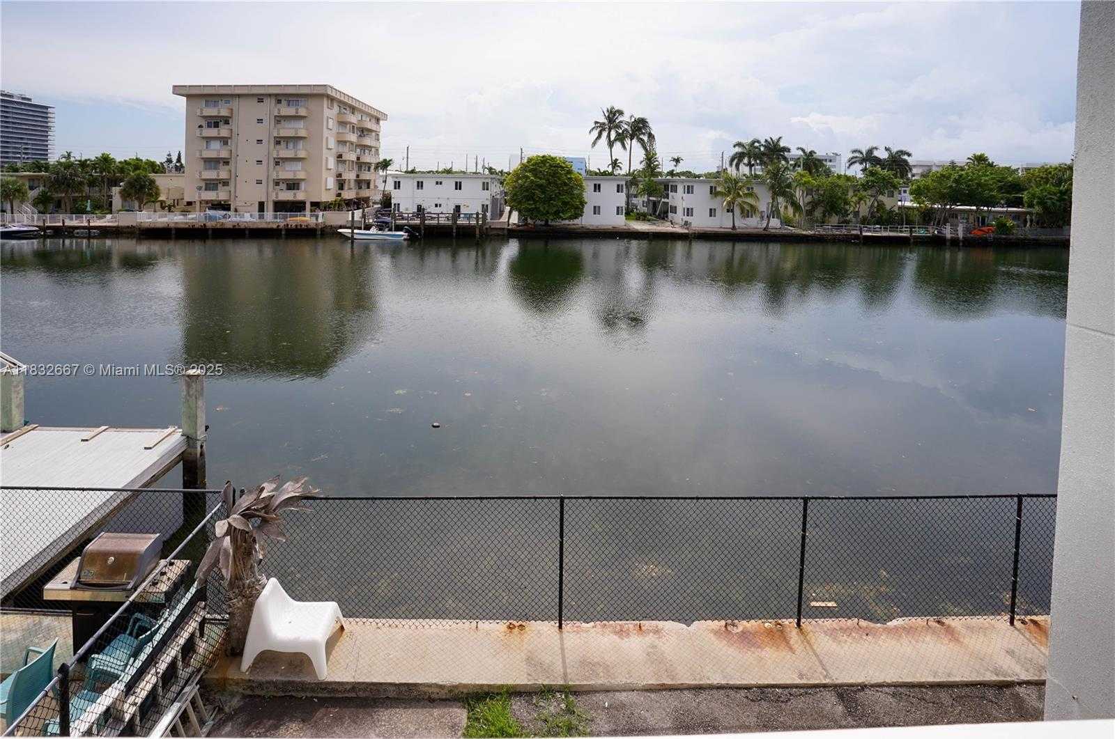 Small Image of 8321 CRESPI BLVD, Miami Beach Number 54