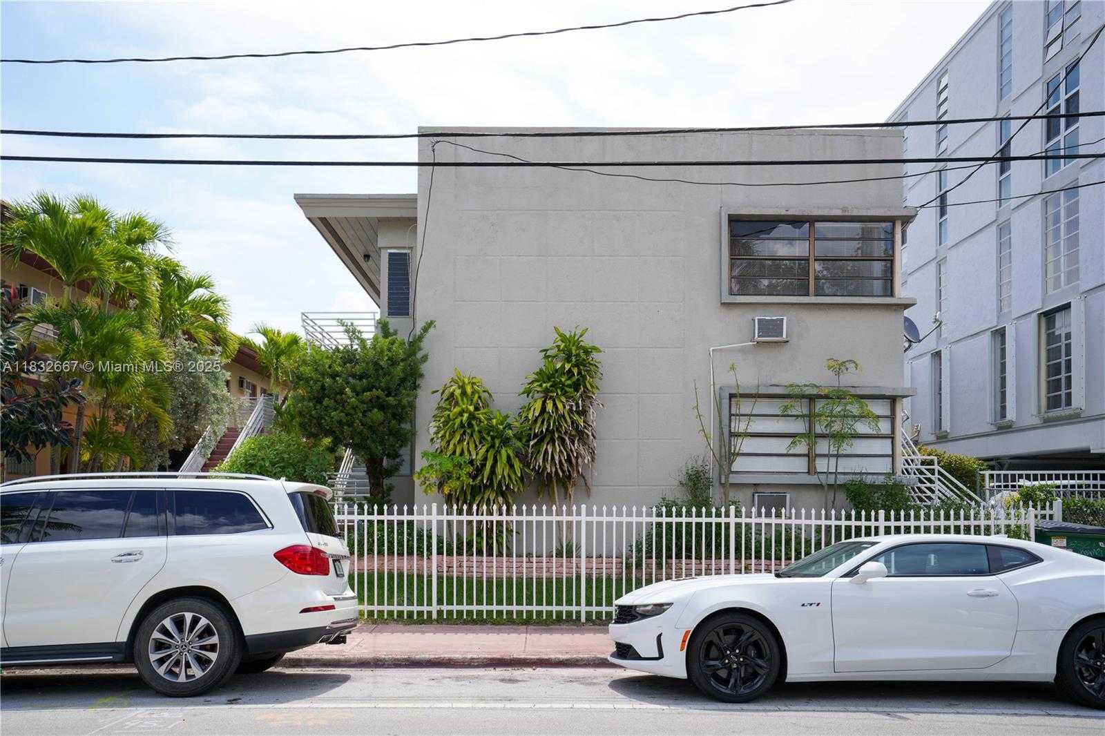 Small Image of 8321 CRESPI BLVD, Miami Beach Number 6