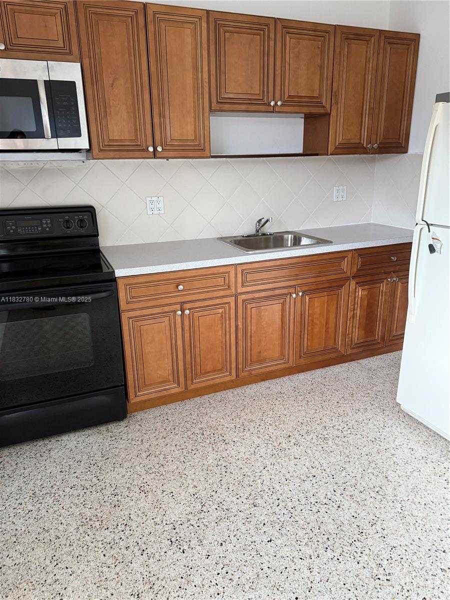 Small Image of 6750 SOUTH WEST 21ST ST, Miami Number 10