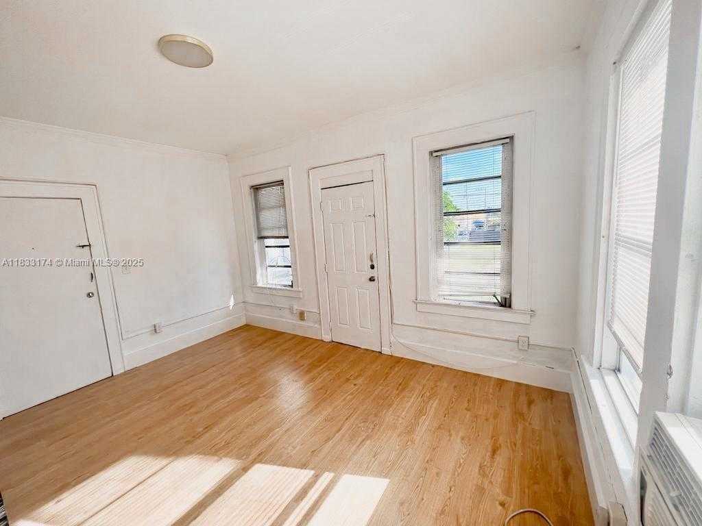 Small Image of 701 NORTH WEST 1ST ST, Miami Number 4