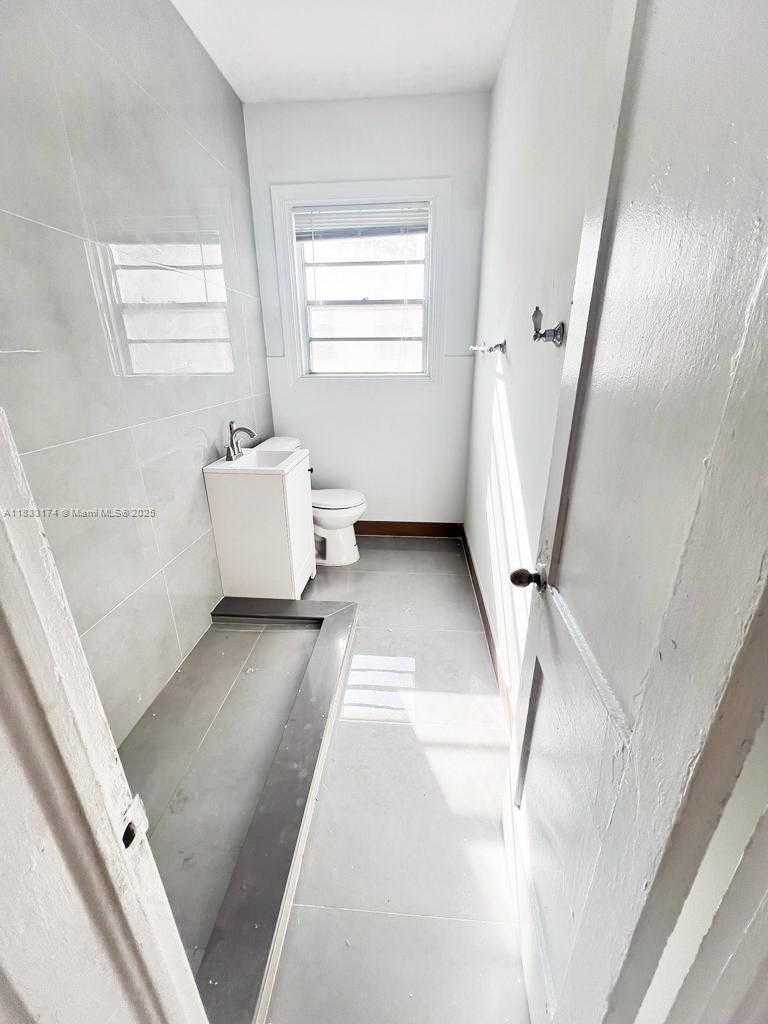 Small Image of 701 NORTH WEST 1ST ST, Miami Number 7