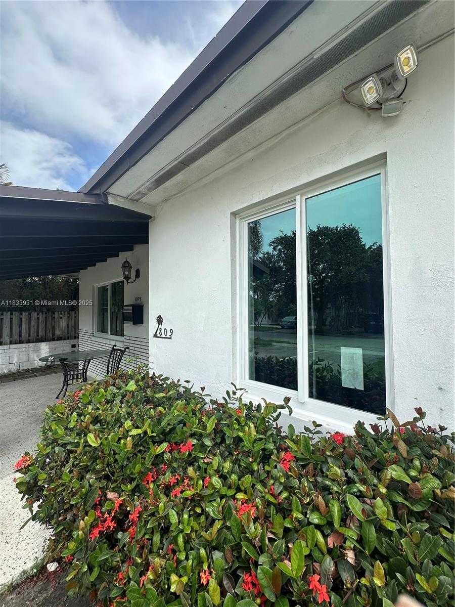 Small Image of 809 NORTH EAST 2ND ST UNIT 1-2 #2, Hallandale Beach Number 21