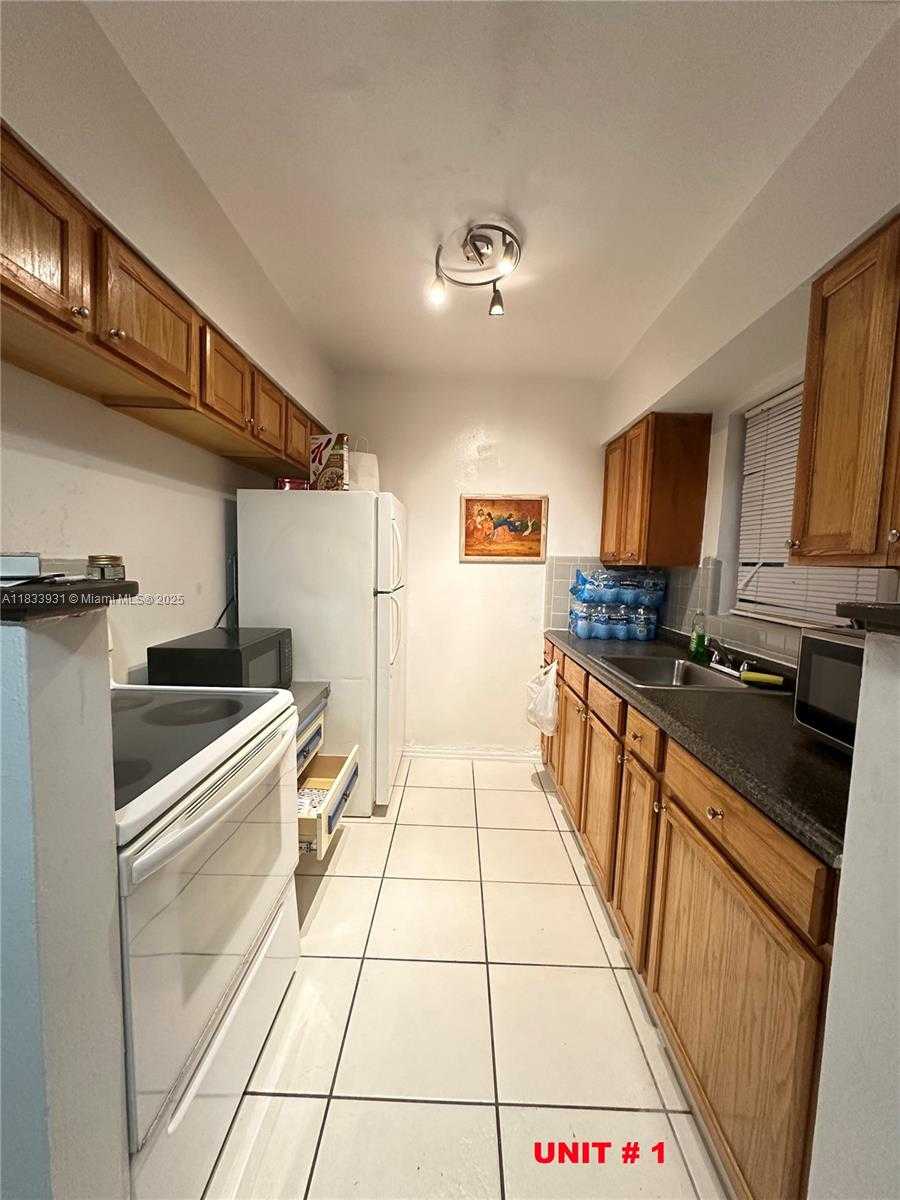 Small Image of 809 NORTH EAST 2ND ST UNIT 1-2 #2, Hallandale Beach Number 6