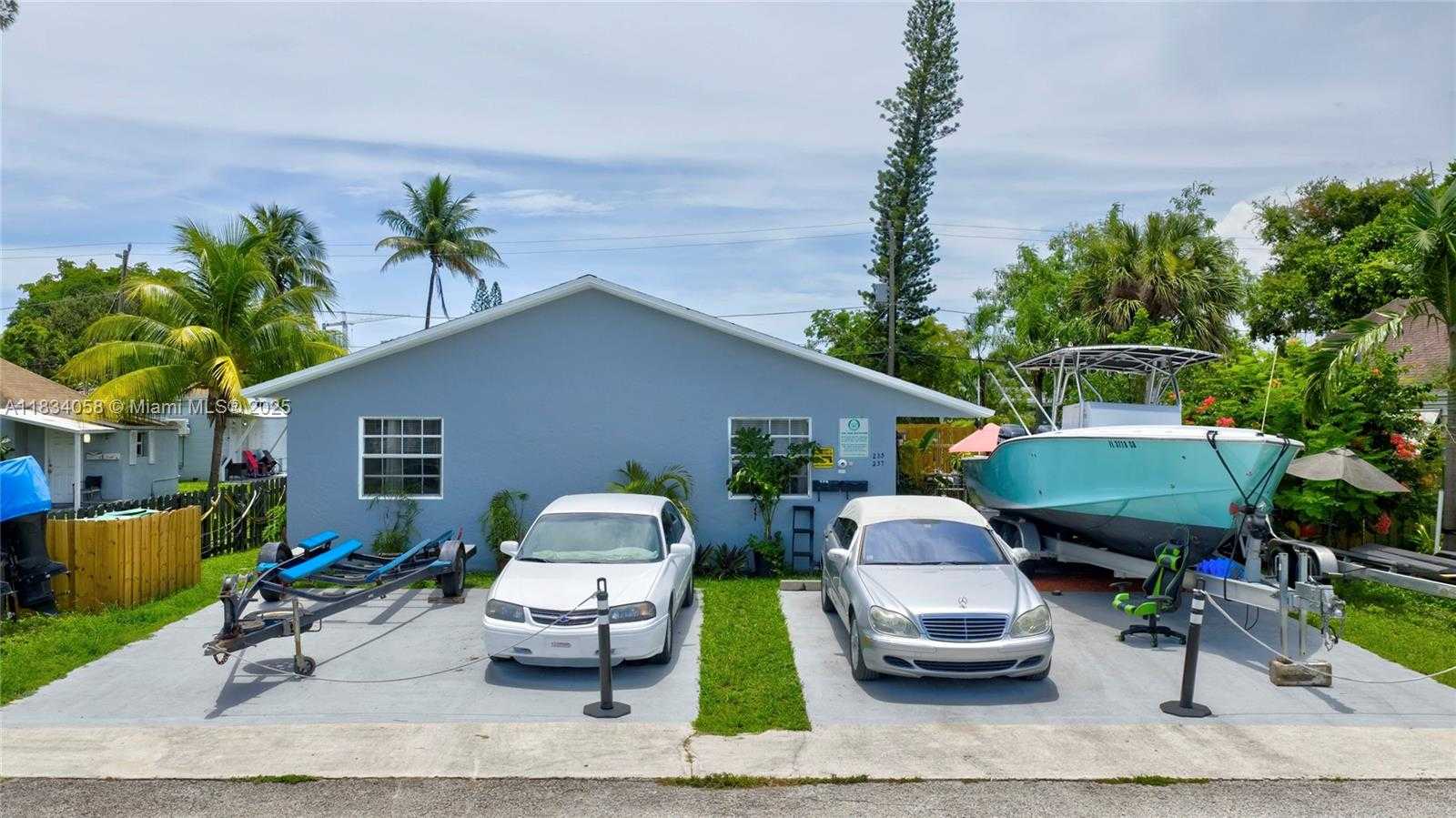 Small Image of 235 SOUTH WEST 12TH ST #4, Dania Beach Number 2