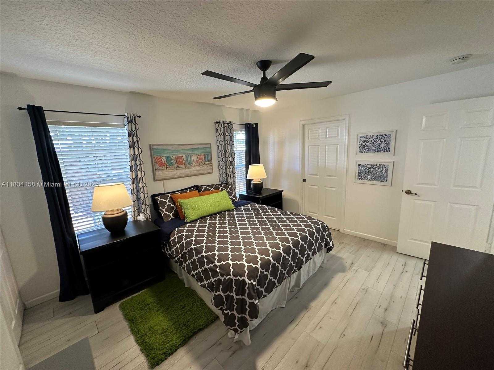 Small Image of West Palm Beach Number 10