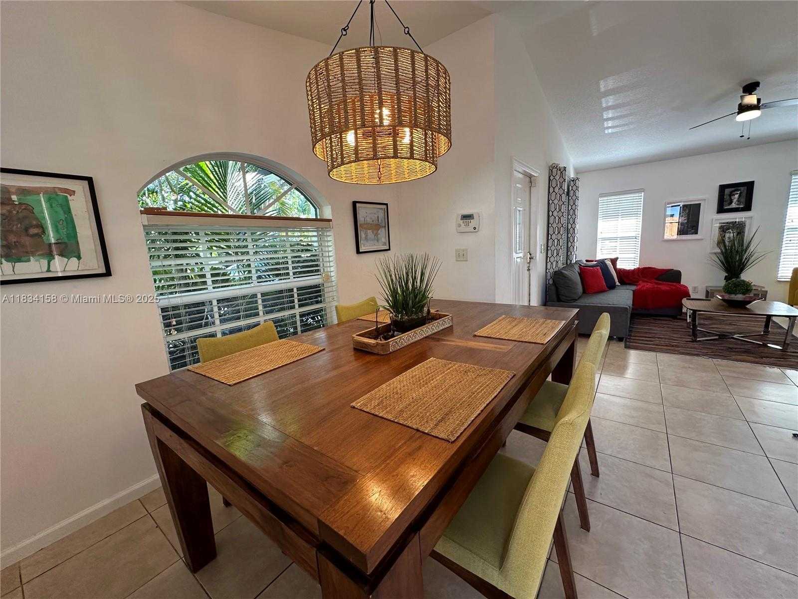 Small Image of West Palm Beach Number 20