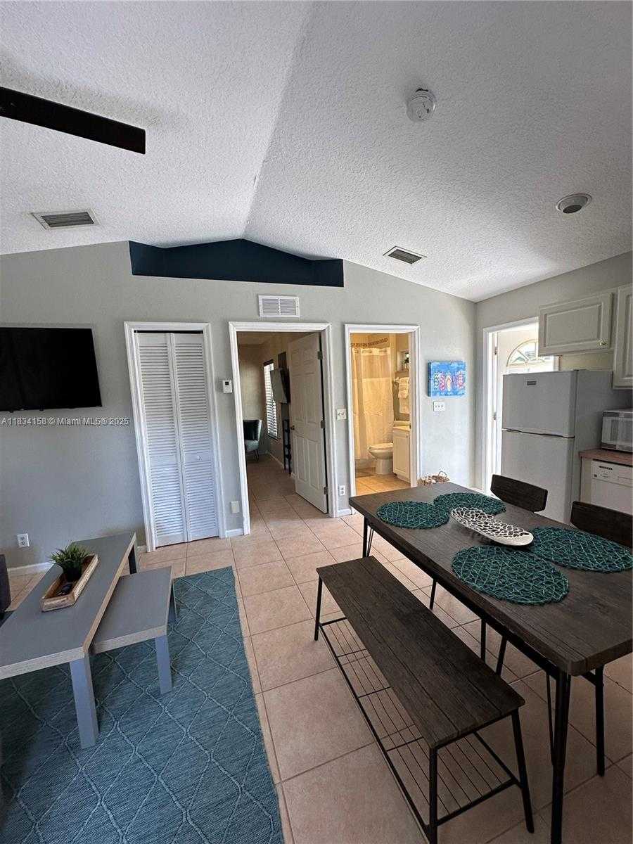 Small Image of West Palm Beach Number 28