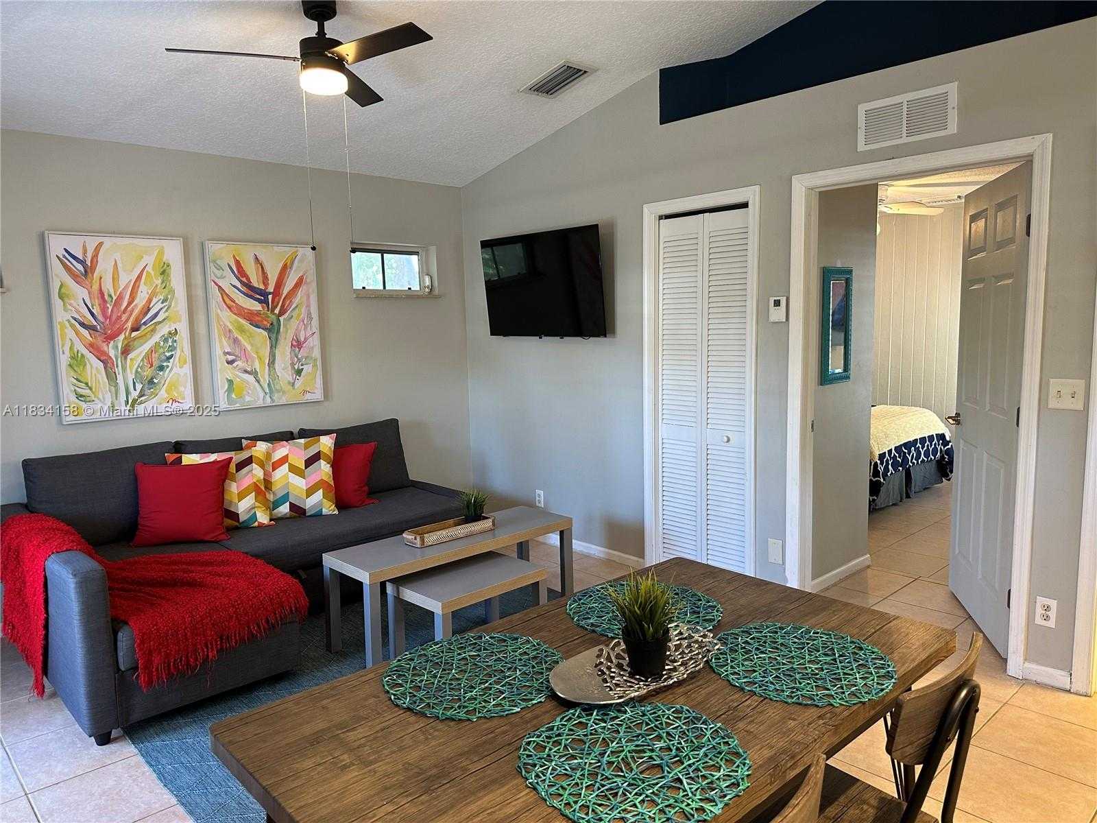 Small Image of West Palm Beach Number 31
