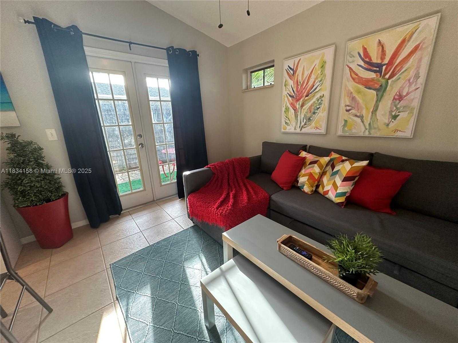 Small Image of West Palm Beach Number 33