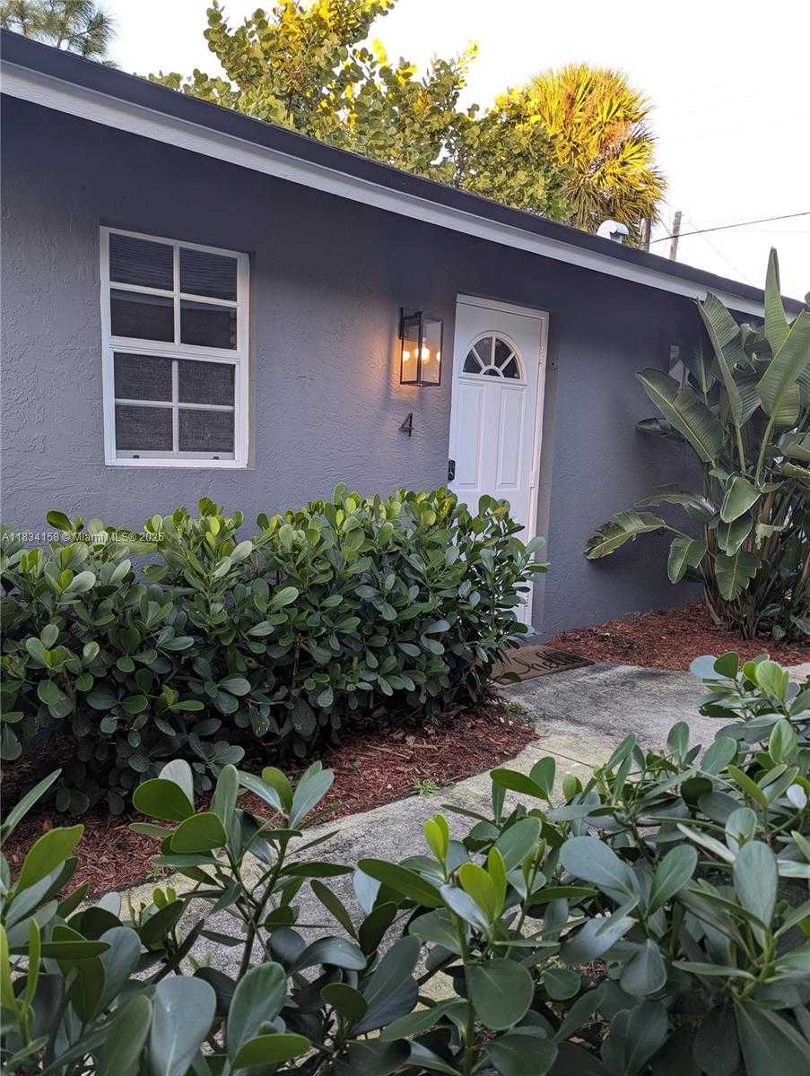 Small Image of West Palm Beach Number 40