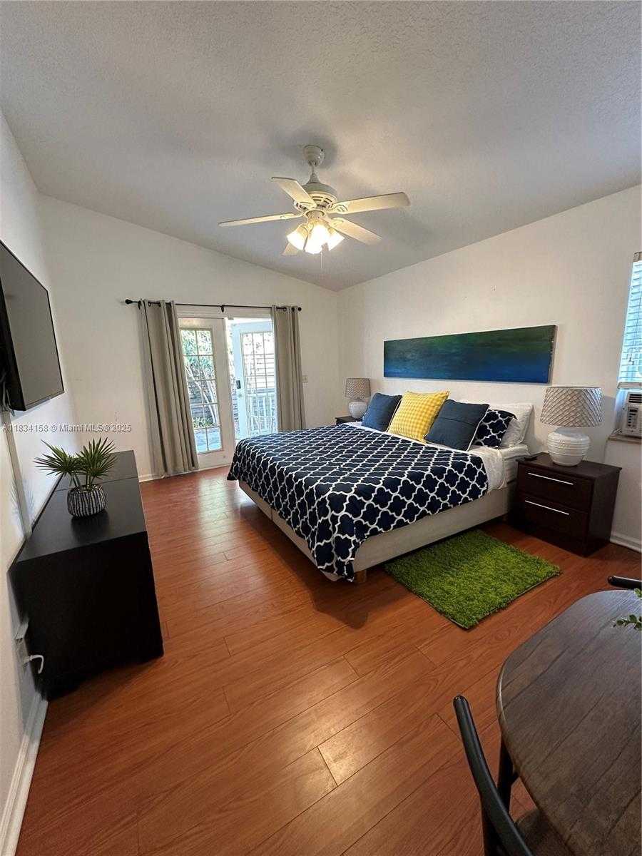 Small Image of West Palm Beach Number 47