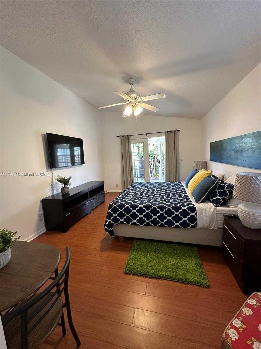 Small Image of West Palm Beach Number 48