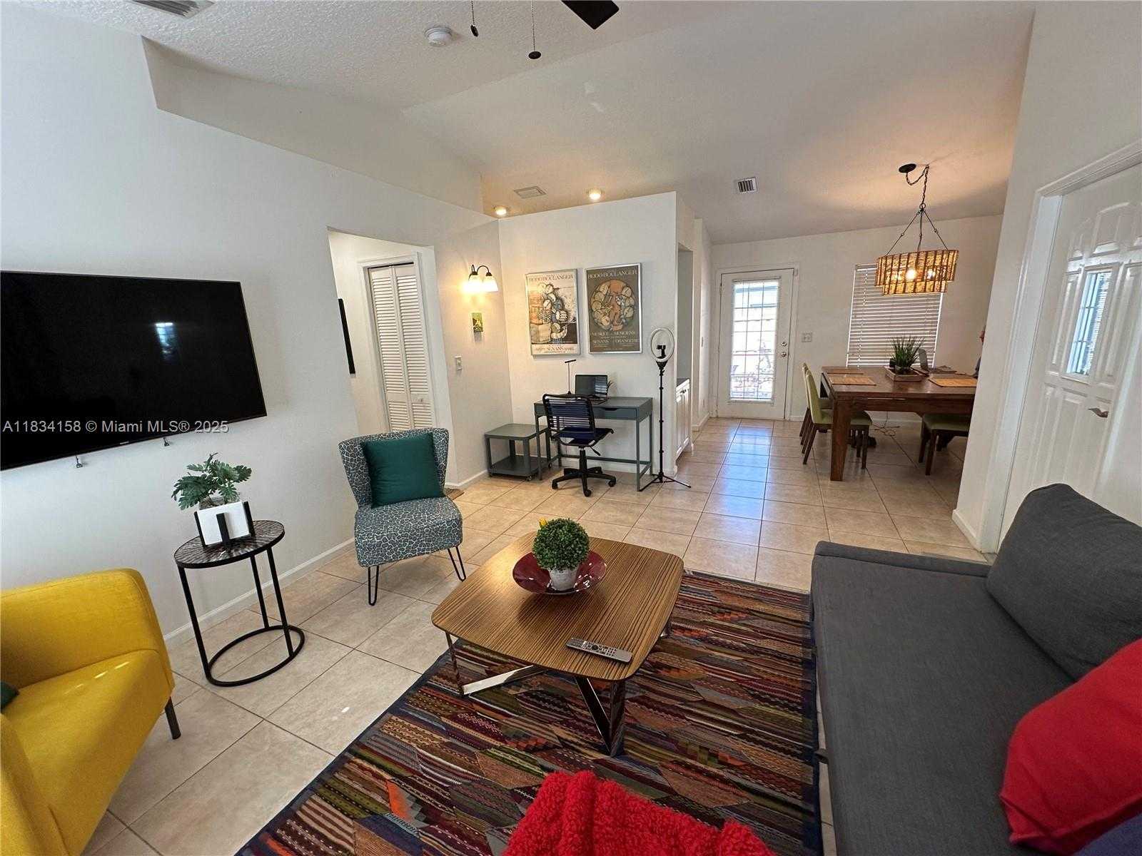 Small Image of West Palm Beach Number 7