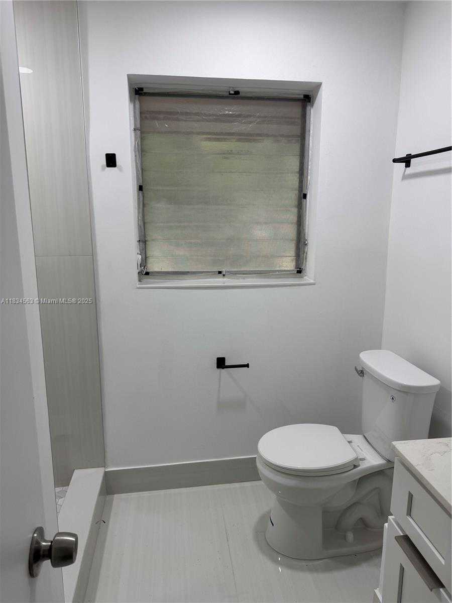 Small Image of 2036 NORTH EAST 21ST AVE, Fort Lauderdale Number 11