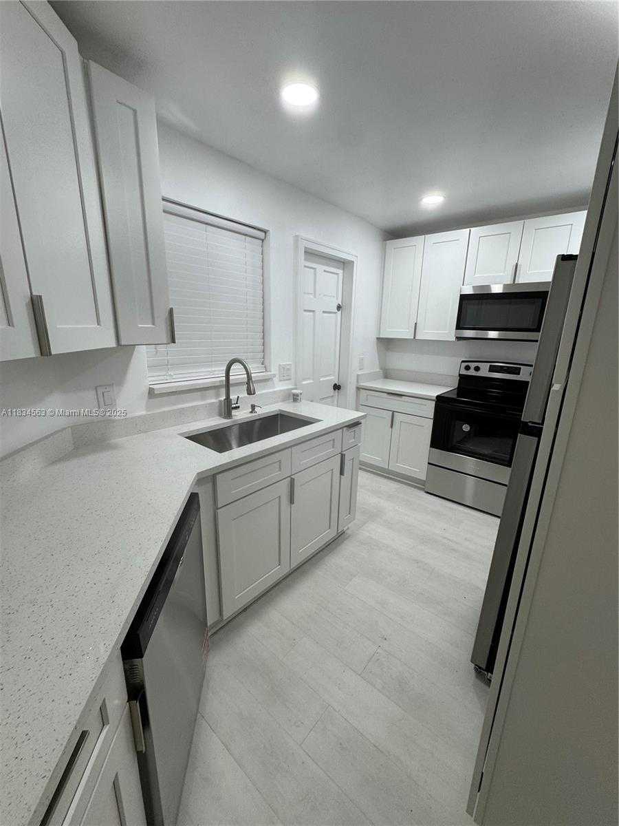 Small Image of 2036 NORTH EAST 21ST AVE, Fort Lauderdale Number 12
