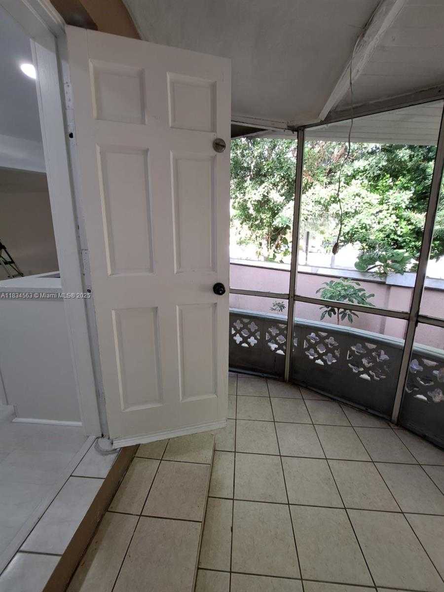 Small Image of 2036 NORTH EAST 21ST AVE, Fort Lauderdale Number 16