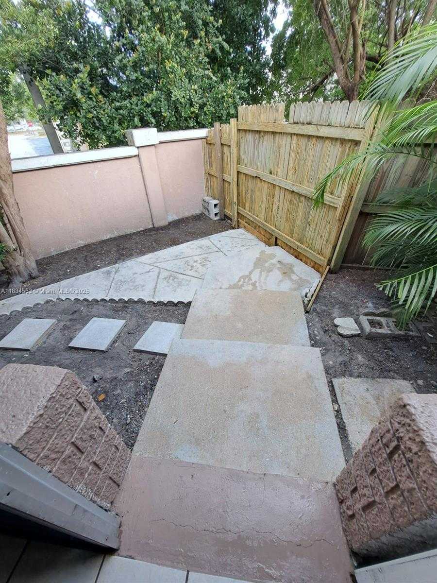 Small Image of 2036 NORTH EAST 21ST AVE, Fort Lauderdale Number 18