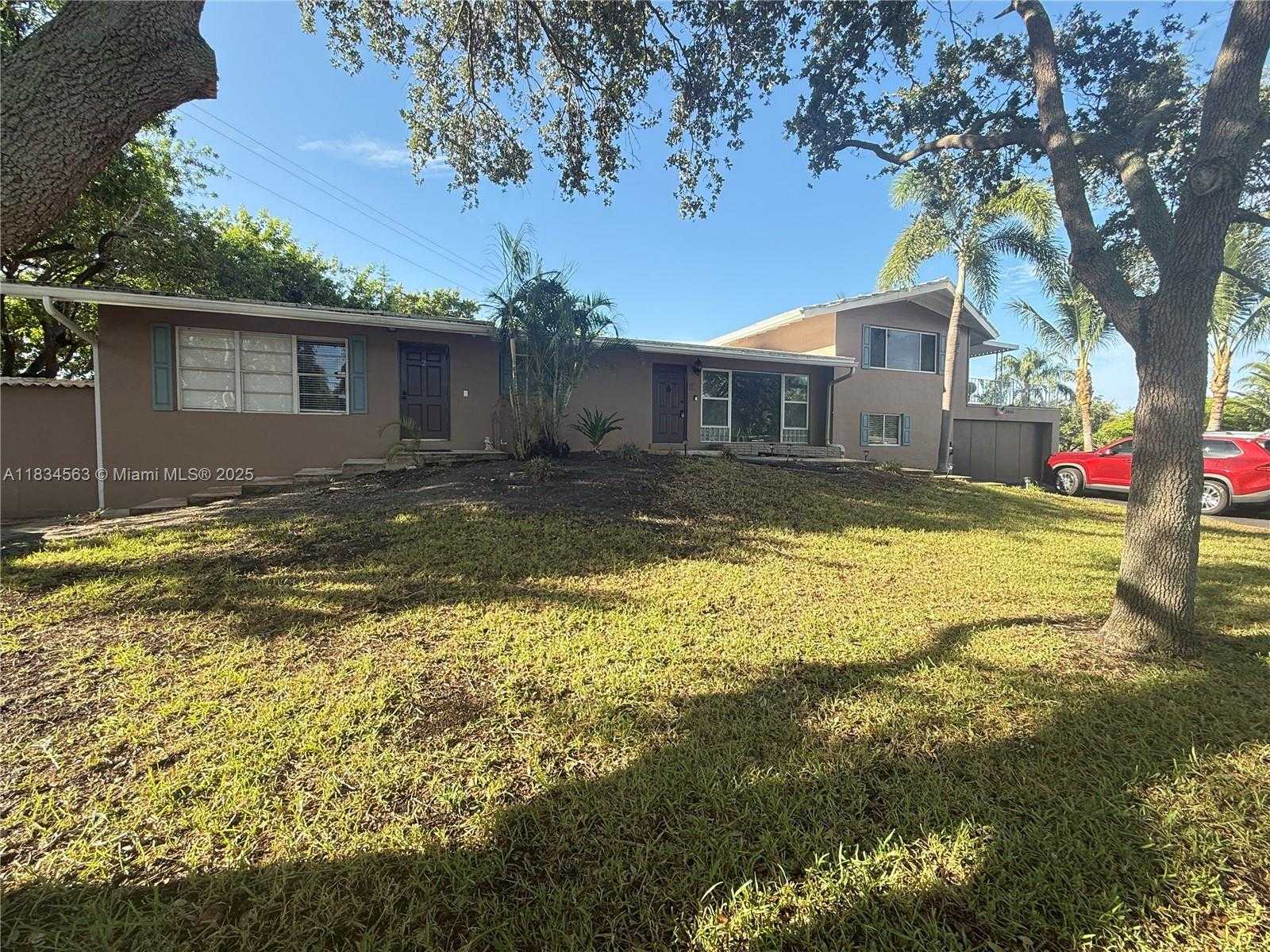 Small Image of 2036 NORTH EAST 21ST AVE, Fort Lauderdale Number 2
