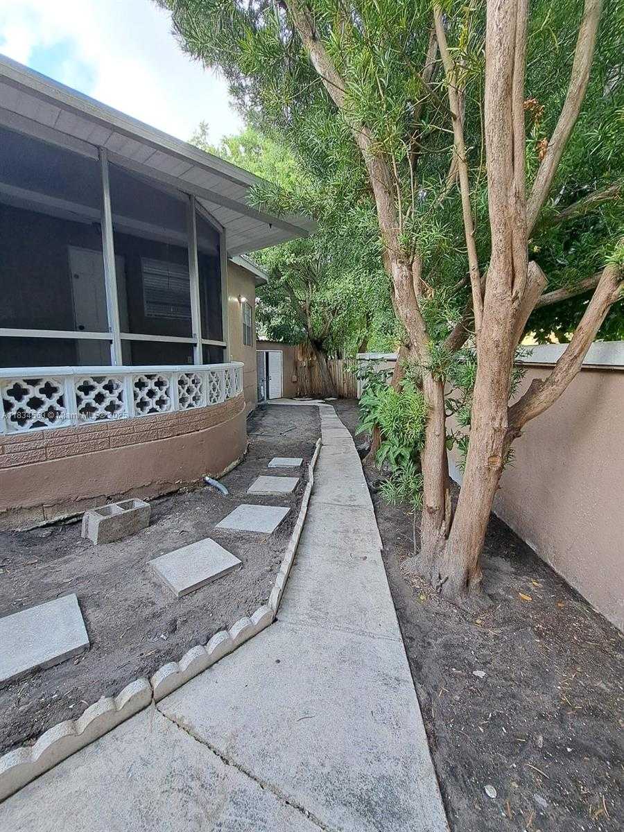 Small Image of 2036 NORTH EAST 21ST AVE, Fort Lauderdale Number 21