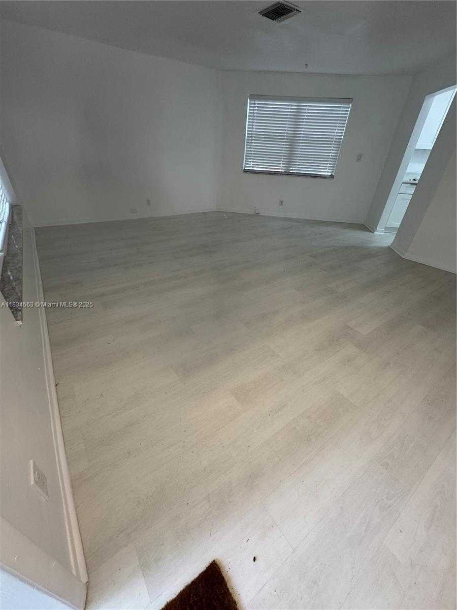 Small Image of 2036 NORTH EAST 21ST AVE, Fort Lauderdale Number 7